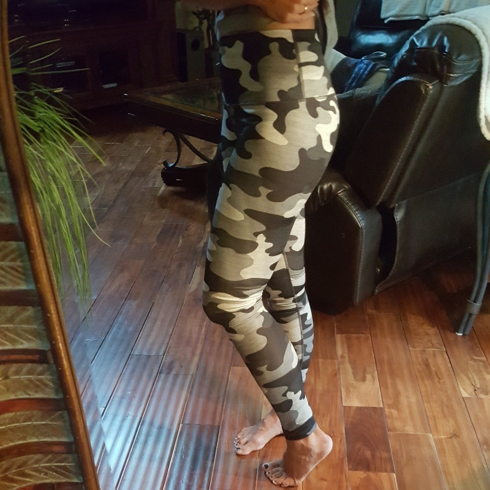 Reebok high wasted gray and black camo leggings
